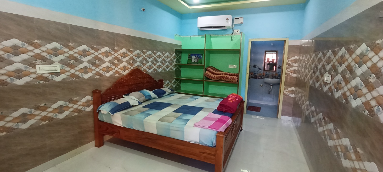 3 Bed Room